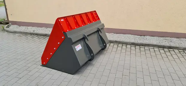 Schaufel mit rotem Überlaufschutz, Ansicht von der Aufnahmeseite